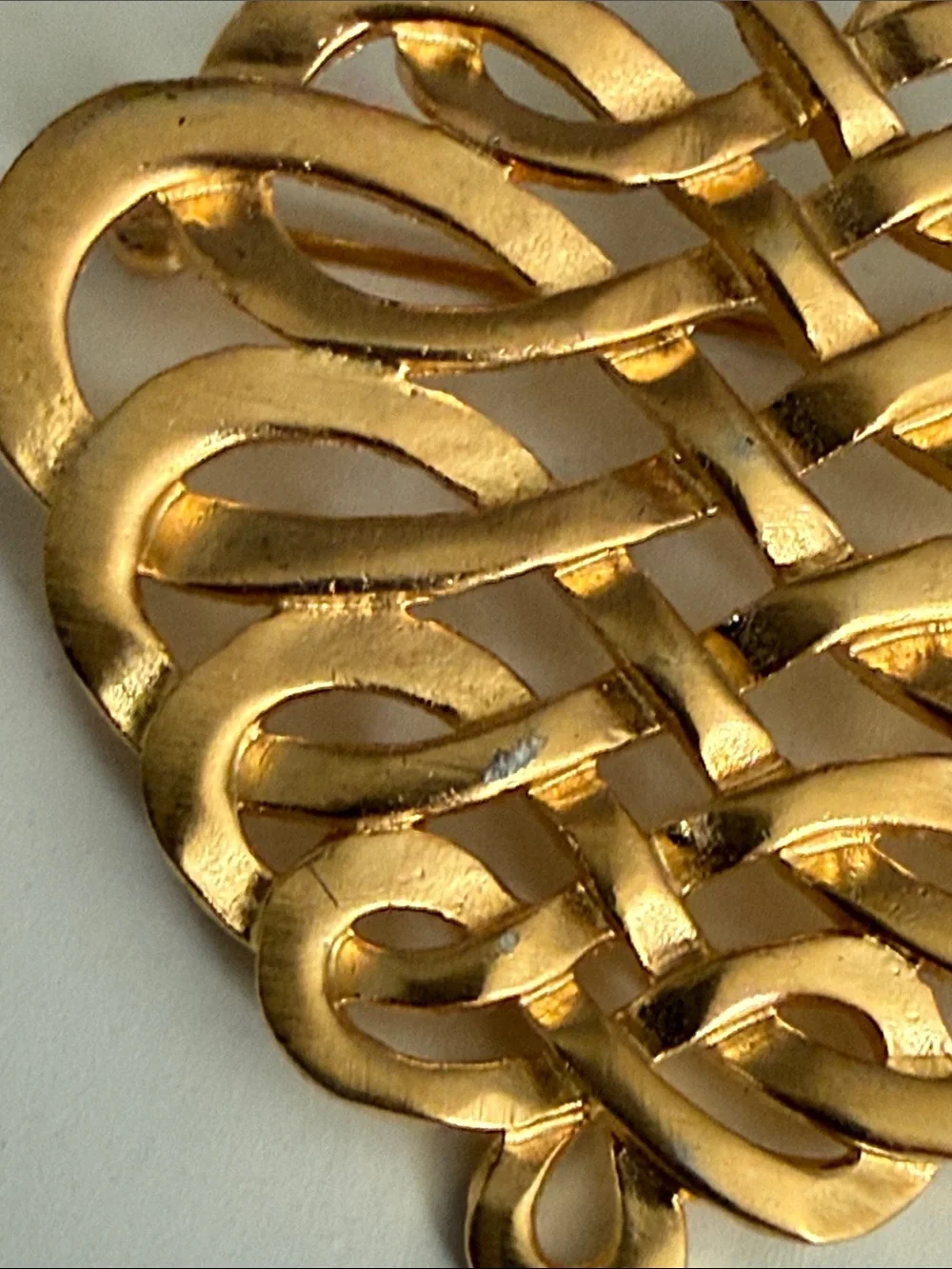 Vintage MMA signed Gold Tone Celtic Knot brooch pin